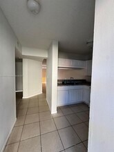 4008 Lakeside Dr in Tamarac, FL - Building Photo - Building Photo