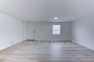 17 Norwood St in Houston, TX - Foto de edificio - Building Photo