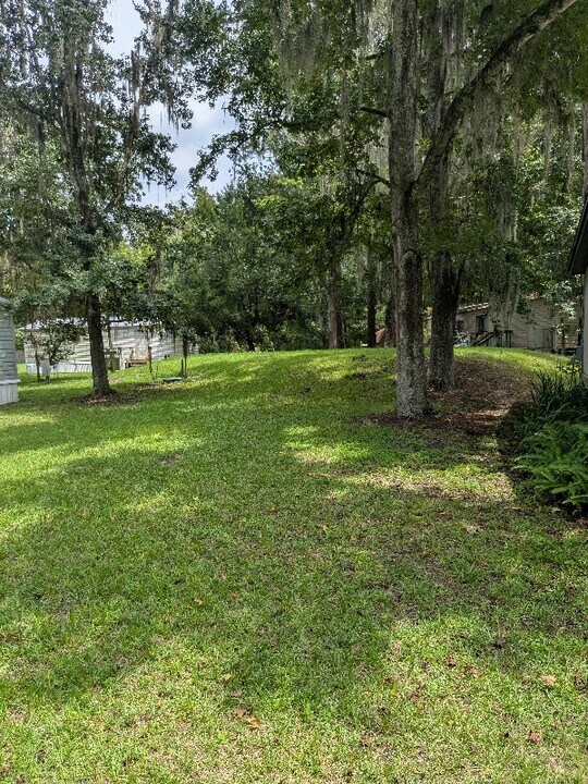 2800 Co Rd 13A in Elkton, FL - Foto de edificio