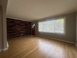 1426 Comet Dr in St. Louis, MO - Building Photo - Building Photo