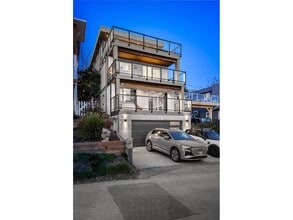 15310 VICTORIA in White Rock, BC - Building Photo - Building Photo