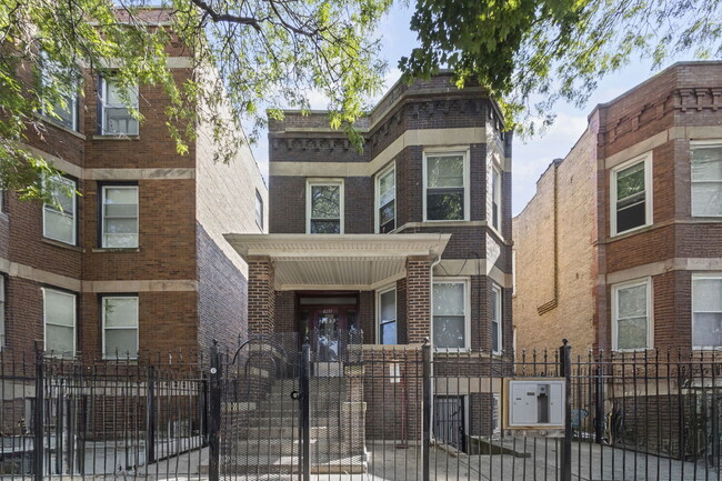property at 4237 W Potomac Ave