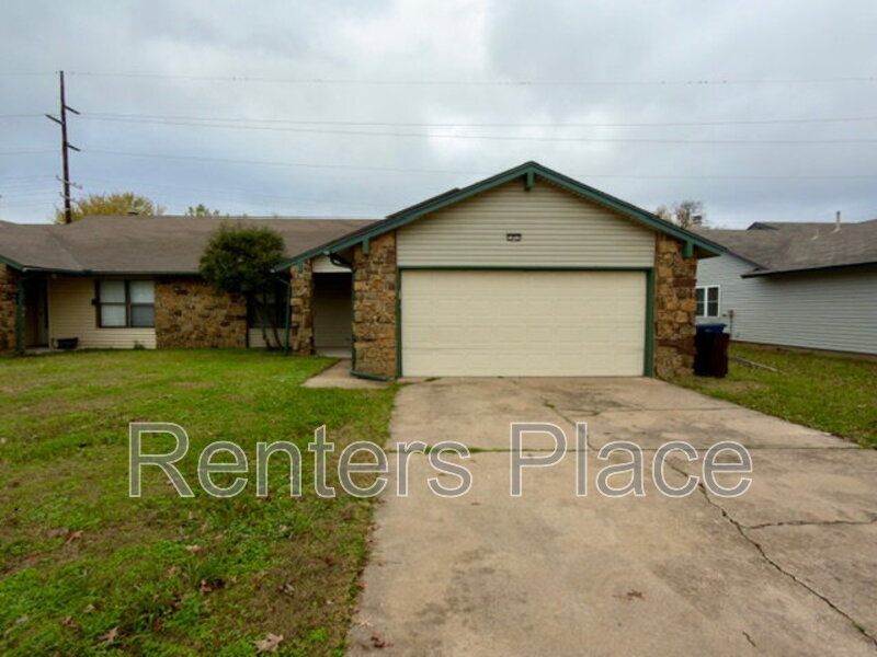 1907 E 66th Pl in Tulsa, OK - Building Photo