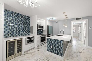 106 Alameda Ct in Tampa, FL - Building Photo