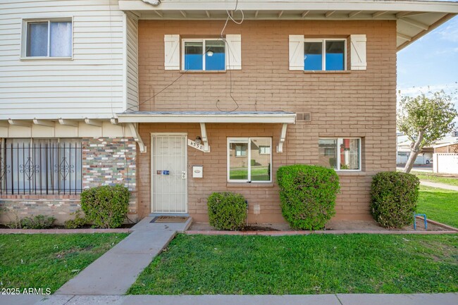 4338 W Maryland Ave in Glendale, AZ - Foto de edificio - Building Photo