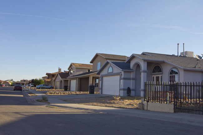 Desert Breeze in Horizon City, TX - Foto de edificio - Building Photo