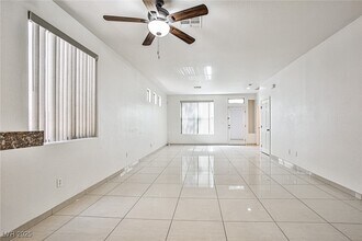 4218 S Sugar Dr in Las Vegas, NV - Building Photo - Building Photo