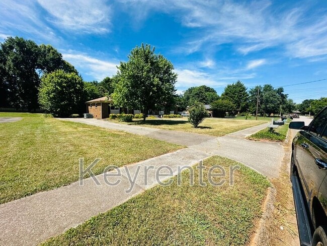 11629 S Williamsburg Dr in Knoxville, TN - Building Photo - Building Photo