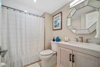 6450 Collins Ave in Miami, FL - Building Photo - Building Photo