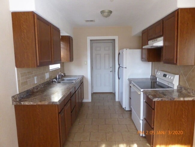 111 NE Cimarron Trail in Lawton, OK - Building Photo - Building Photo