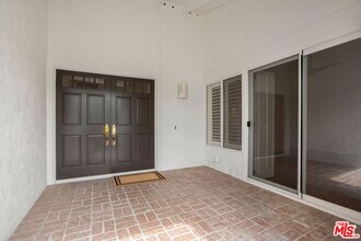 4618 Park Mirasol in Calabasas, CA - Building Photo - Building Photo