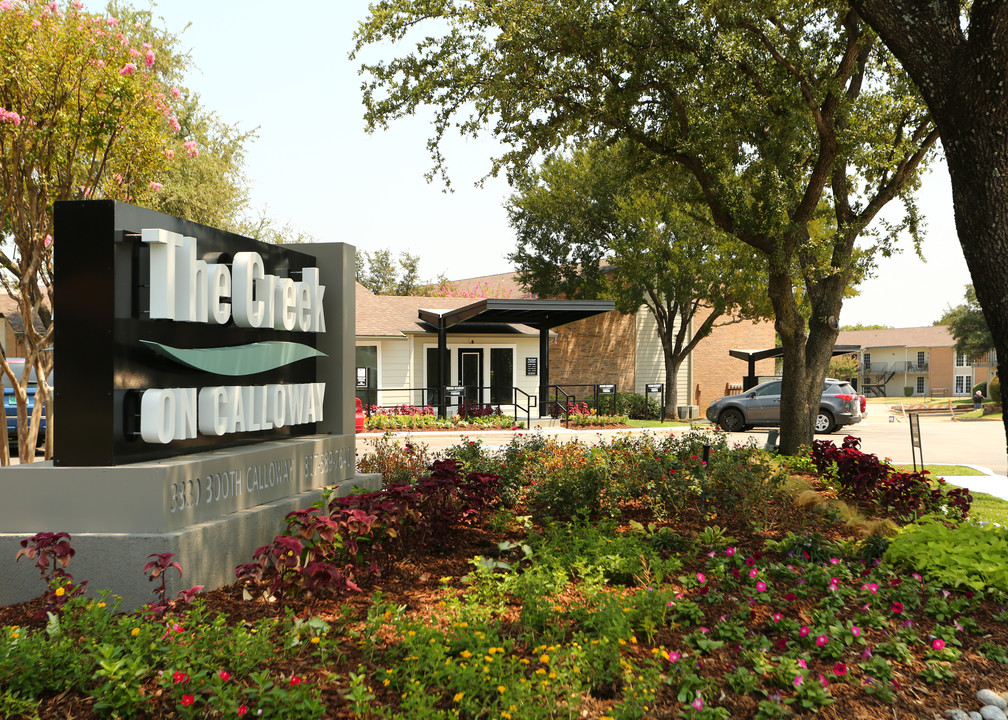 The Creek On Calloway in Fort Worth, TX - Building Photo