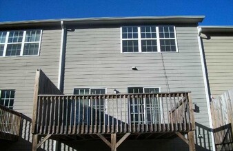 3654 Utoy Dr SW in Atlanta, GA - Foto de edificio - Building Photo
