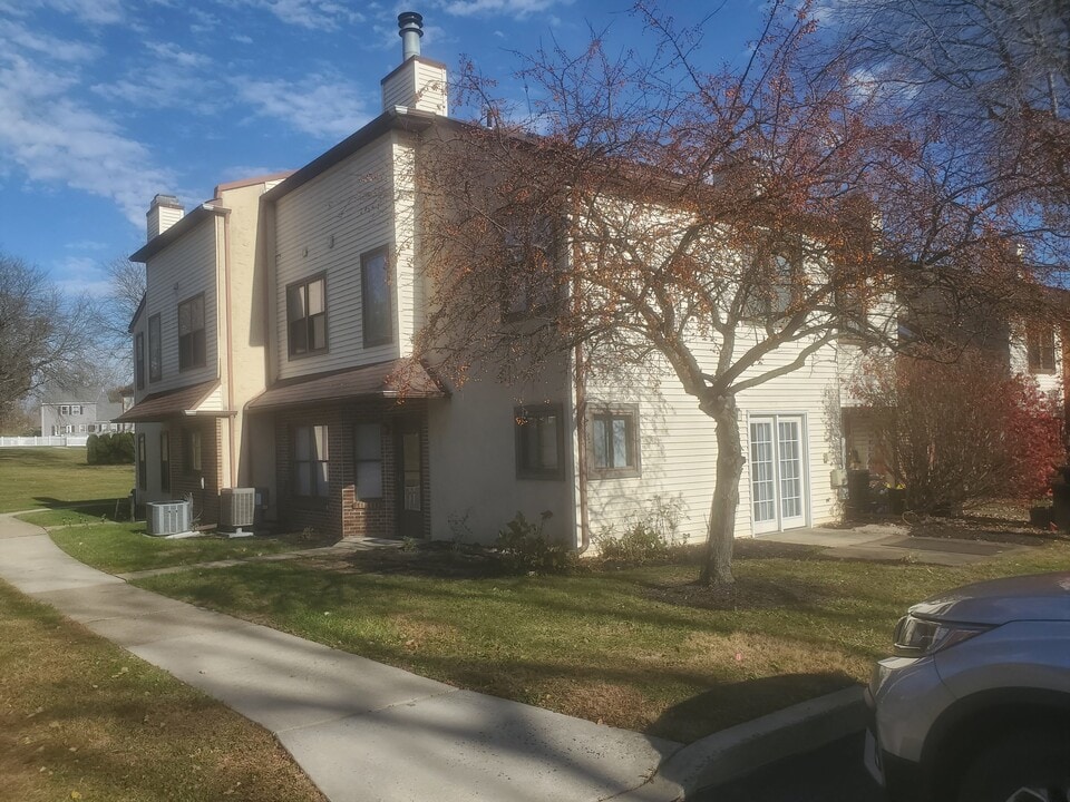 41 Heather Ct in Newtown, PA - Building Photo