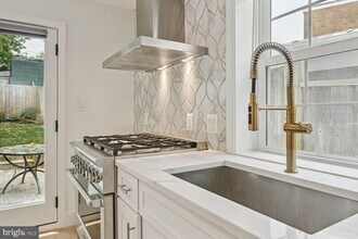 3134 Dumbarton St NW in Washington, DC - Building Photo - Building Photo