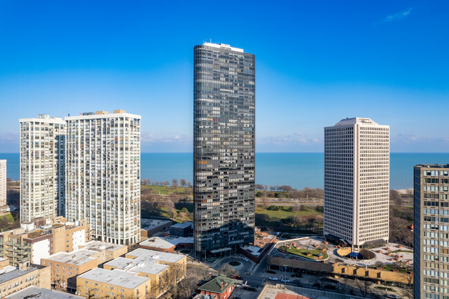 Park Tower Market in Chicago, IL - Foto de edificio - Building Photo