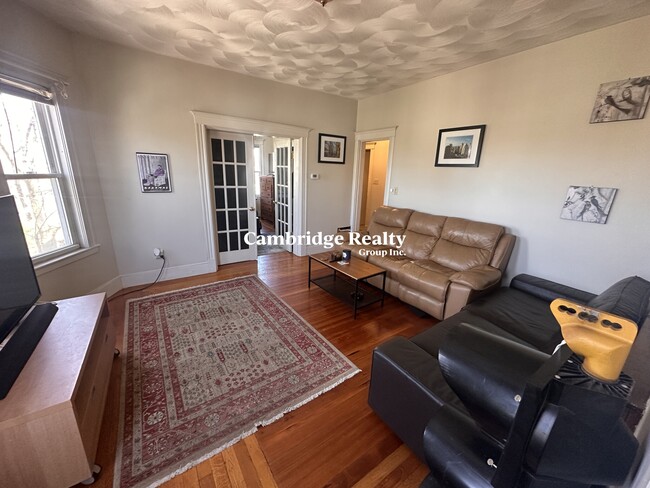 296 Highland Ave, Unit 3T in Somerville, MA - Building Photo - Building Photo