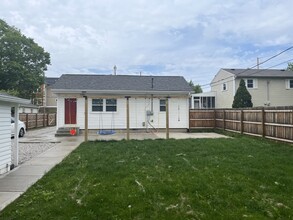 6047 Compton St in Indianapolis, IN - Building Photo - Building Photo