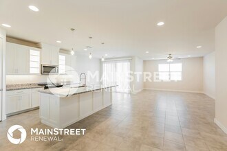 8708 S 69th Dr in Phoenix, AZ - Foto de edificio - Building Photo