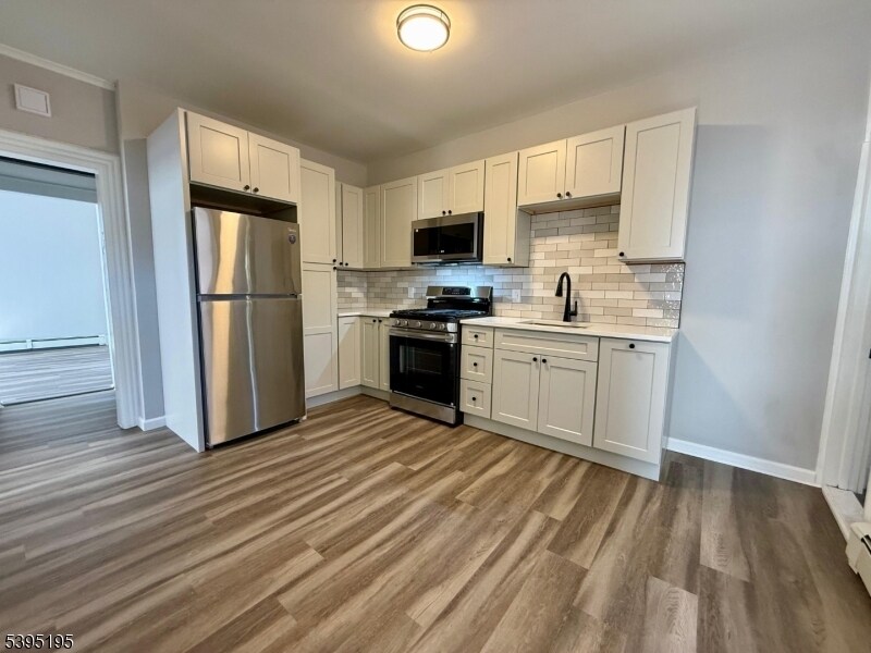 84 Westervelt Pl in Lodi, NJ - Building Photo