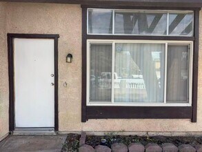 7247 Enterprise Dr in Las Vegas, NV - Building Photo - Building Photo