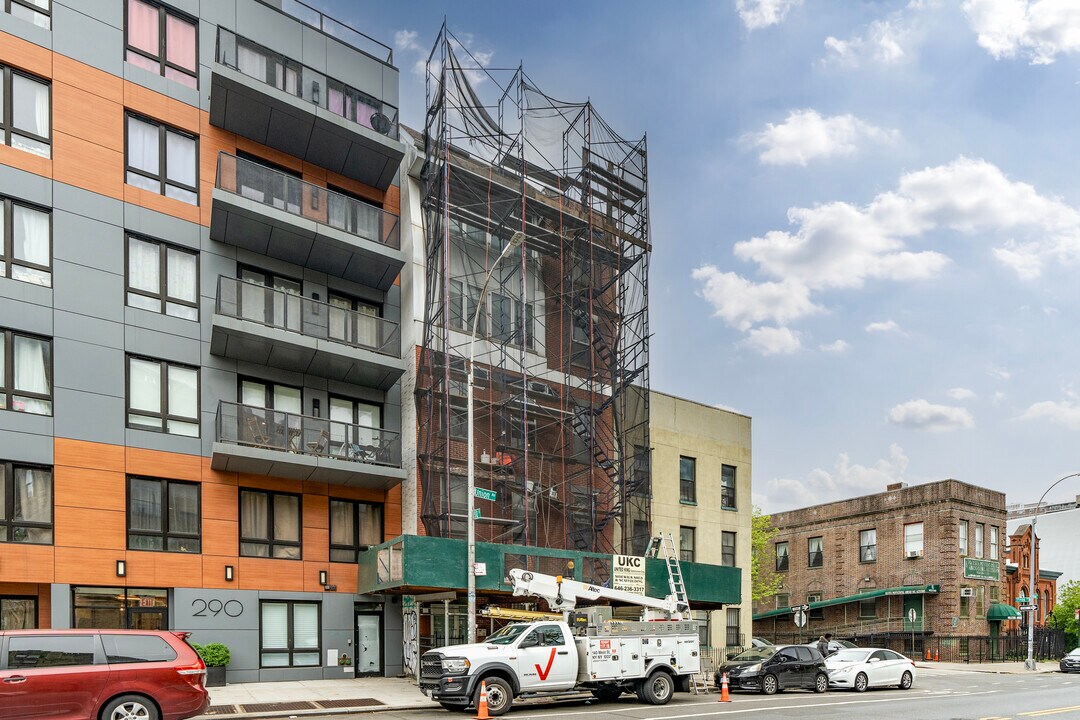 286 Union Ave in Brooklyn, NY - Building Photo