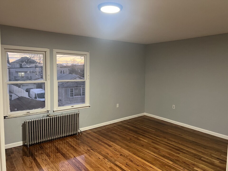 82 Fiat Ave in Iselin, NJ - Building Photo