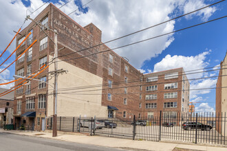 1220 Buttonwood St in Philadelphia, PA - Building Photo - Building Photo