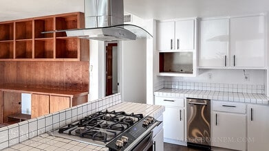 2036 Brentwood St in Simi Valley, CA - Building Photo - Building Photo