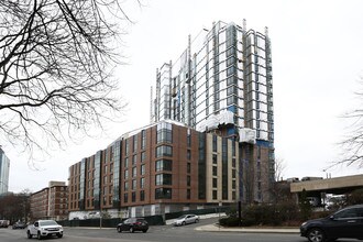 Emmanuel College New Julie Hall in Boston, MA - Foto de edificio - Building Photo