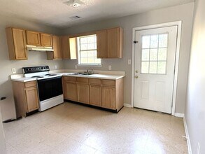 8170 Geiger St NW in Covington, GA - Building Photo - Building Photo