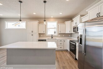 4210 NE 3rd St in Ankeny, IA - Foto de edificio - Building Photo