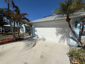 125 SW Donna Terrace in Port St. Lucie, FL - Building Photo - Building Photo