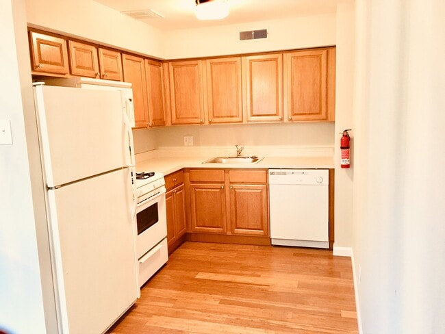 property at 810 N Forklanding Rd