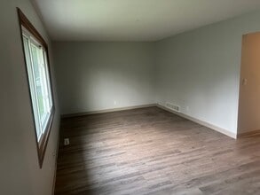 1719 8th Ave in Newport, MN - Building Photo - Building Photo