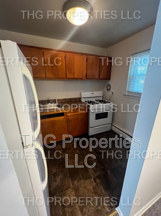 27-55 Green St in Westwood, NJ - Building Photo