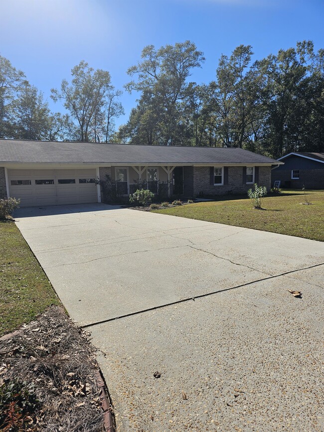 900 Circleview Dr in Dothan, AL - Building Photo - Building Photo