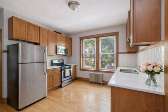 2959 N Springfield Ave in Chicago, IL - Building Photo - Building Photo