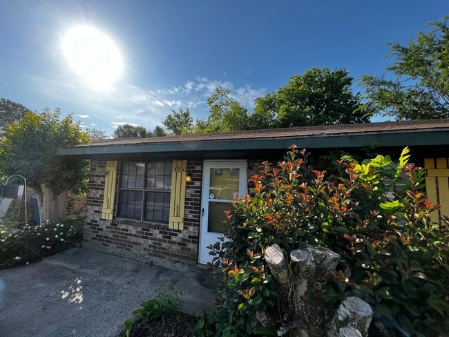 property at 405 Strasbourg Dr