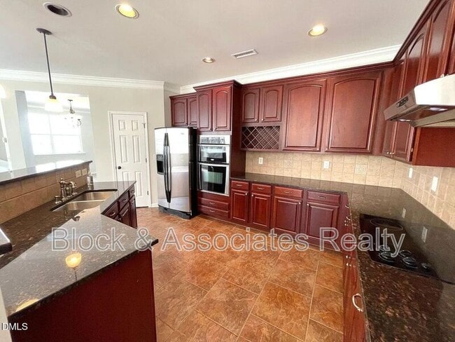 359 Ashdale Dr in Fuquay Varina, NC - Building Photo - Building Photo