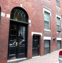 125 Myrtle St in Boston, MA - Foto de edificio - Building Photo