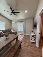 5929 E Dayton Ave in Fresno, CA - Building Photo - Building Photo