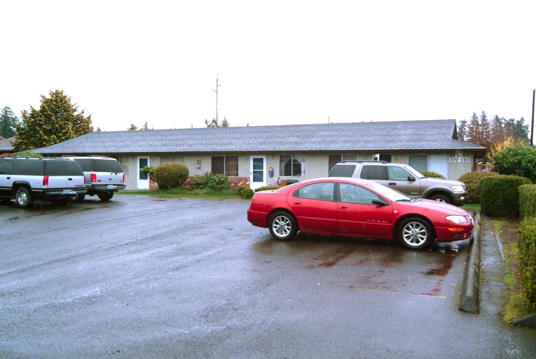 Fredericksburg Apartments in Portland, OR - Building Photo