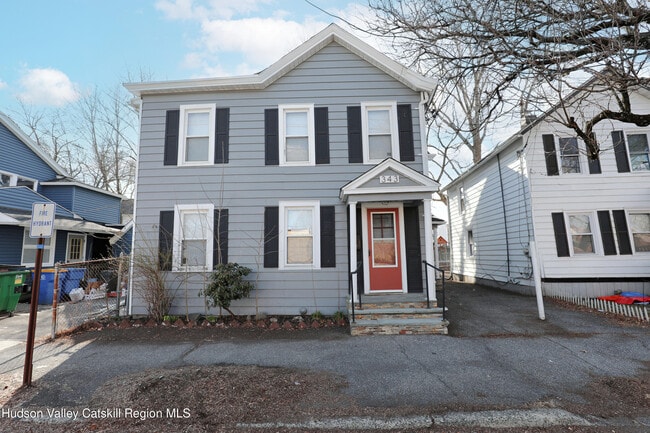 343 Washington Ave in Kingston, NY - Building Photo - Building Photo