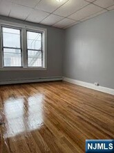 120 W Roselle Ave-Unit -8 in Roselle, NJ - Building Photo - Building Photo