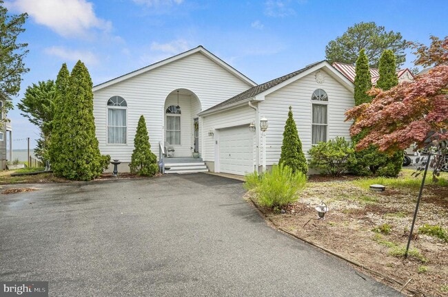 property at 2 Cove View Rd