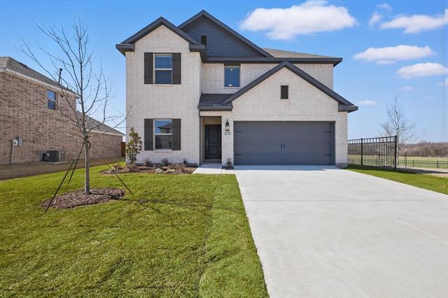 2238 Maple Ridge Dr in Van Alstyne, TX - Building Photo