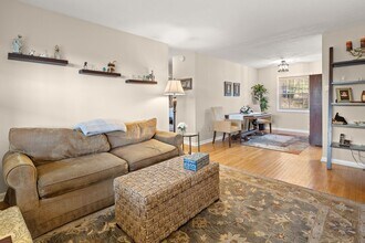 15 Wildwood Ave-Unit -Apt #3 in Asheville, NC - Foto de edificio - Building Photo