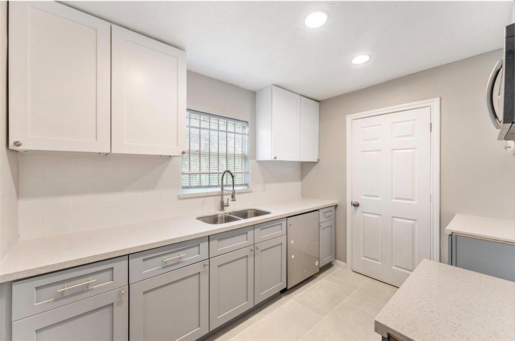 6828 Sherwood Dr in Houston, TX - Building Photo
