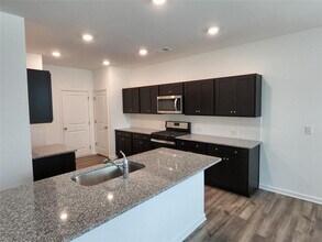 6145 Langdon Way in Cumming, GA - Building Photo - Building Photo